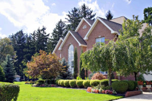 Tips and Tricks for 2021: Improving Your Curb Appeal in the New Year