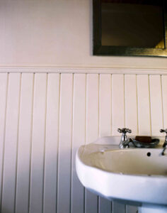 The Advantages of a Bathroom Pedestal Sink