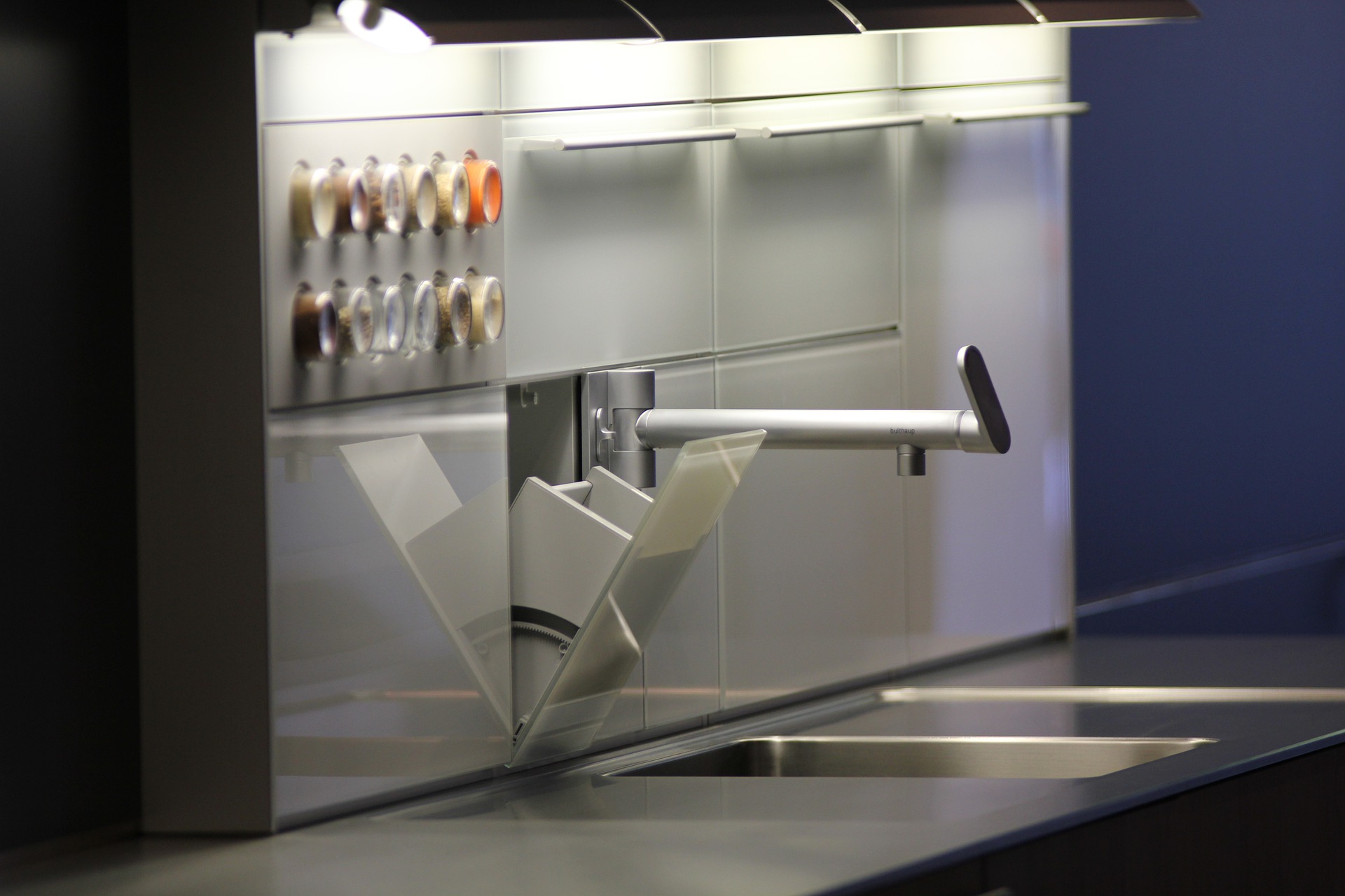 3 Types of Touchless Tech That Can Upgrade Your Kitchen - WalterWorks ...