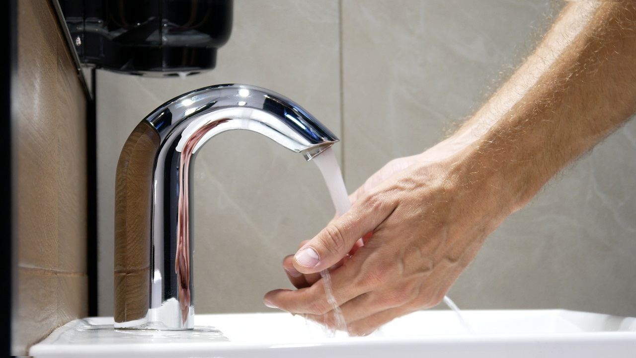 5 Advantages of Touchless Bathroom and Kitchen Faucets WalterWorks